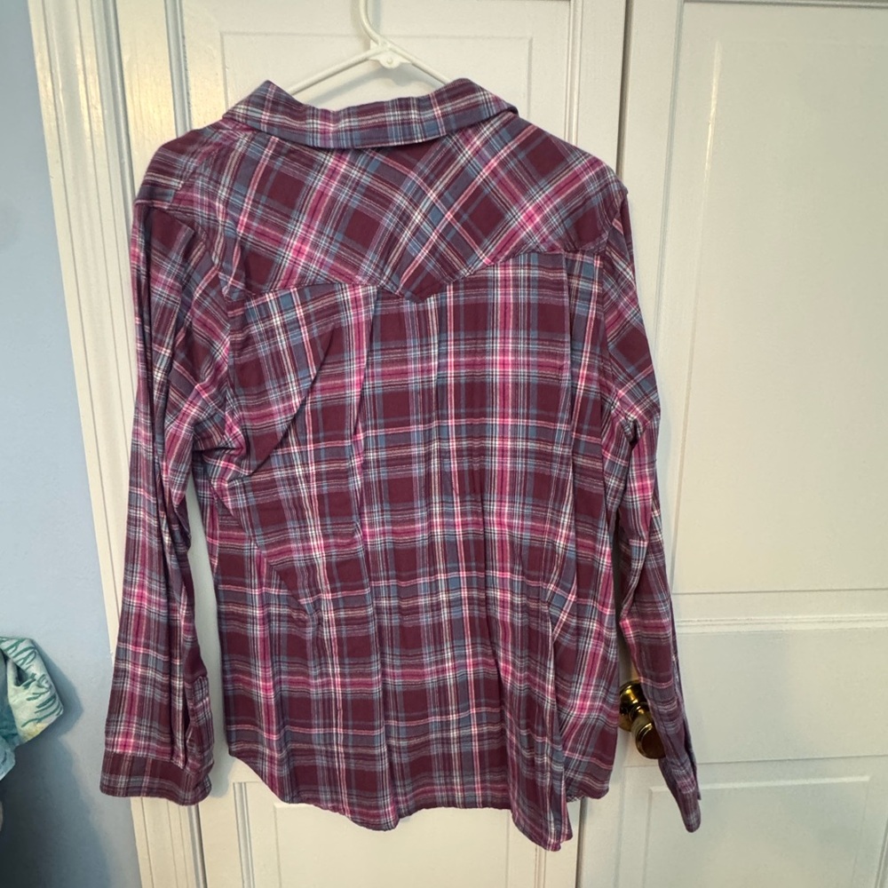 Adorable trendy pink Bit & Bridle Plaid Flannel Shirt – Size L - Picture 2 of 10